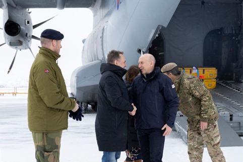 UK and Norwegian defence ministers strengthening cooperation in Kirkenes